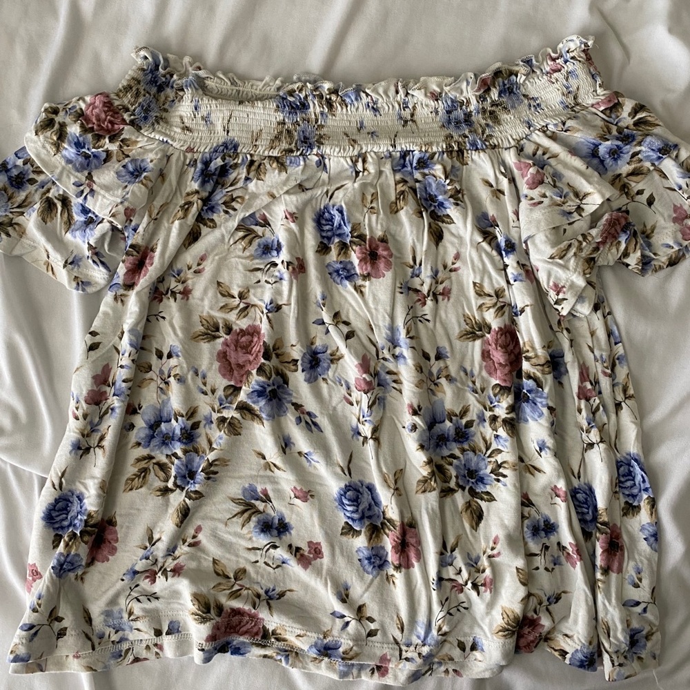 American Eagle off the shoulder top